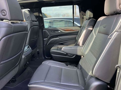 Certified 2023 Cadillac Escalade ESV Premium Luxury w/ Performance Package image 6