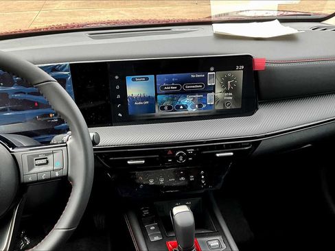 New 2025 Nissan Kicks SR image 6