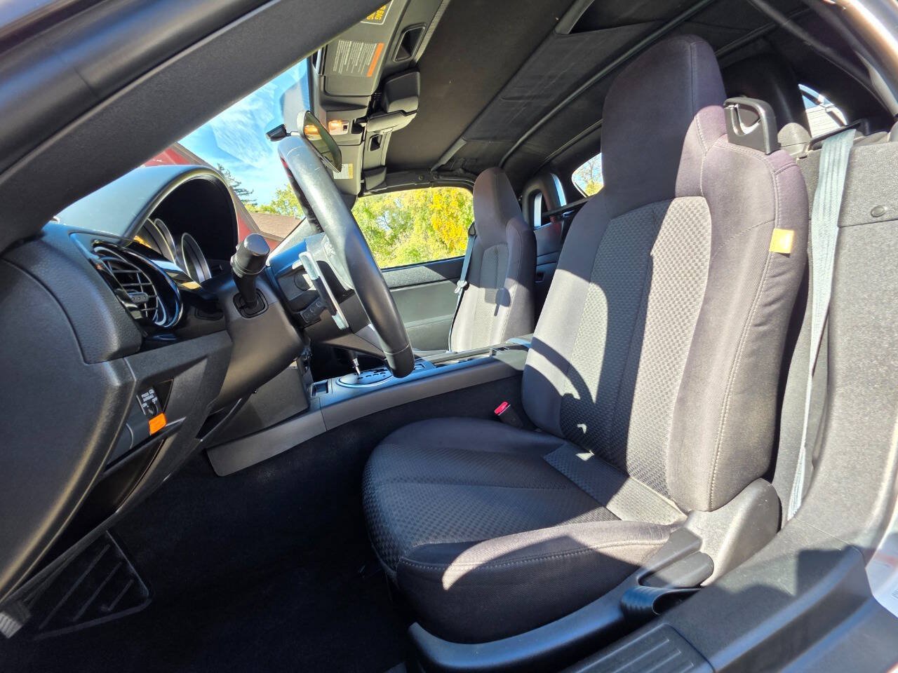 Used 2006 MAZDA MX-5 Miata Touring w/ Appearance Pkg RWD image 8