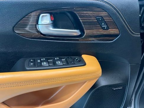 Used 2022 Chrysler Pacifica Pinnacle AWD/4WD image 23