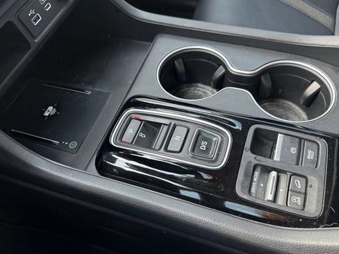 Used 2023 Honda Pilot Touring image 16