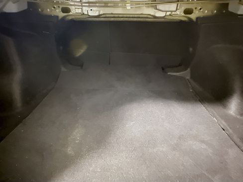 Used 2021 Toyota Corolla LE image 33