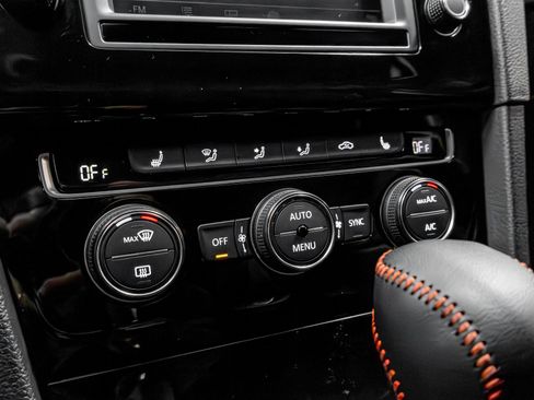 Used 2016 Volkswagen Golf R 4-Door image 57