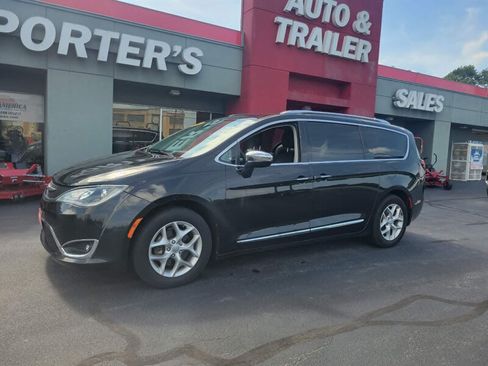 Used 2019 Chrysler Pacifica Limited FWD image 1