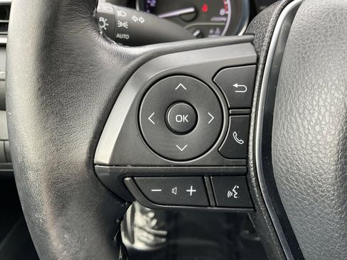 Used 2019 Toyota Camry SE image 12