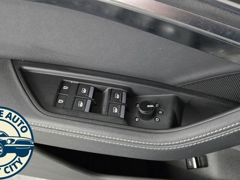Used 2021 Audi e-tron Premium image 25