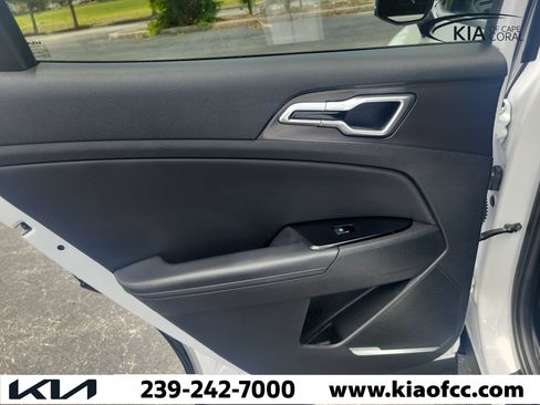 Certified 2025 Kia Sportage EX FWD image 12