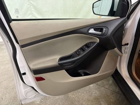 Used 2015 Ford Focus SE w/ Interior Protection Package FWD image 24