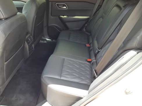 Used 2023 Nissan Rogue Platinum w/ Platinum Premium Package FWD image 13