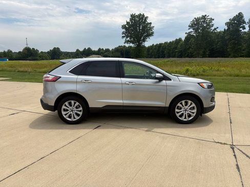 Used 2022 Ford Edge Titanium AWD/4WD image 6