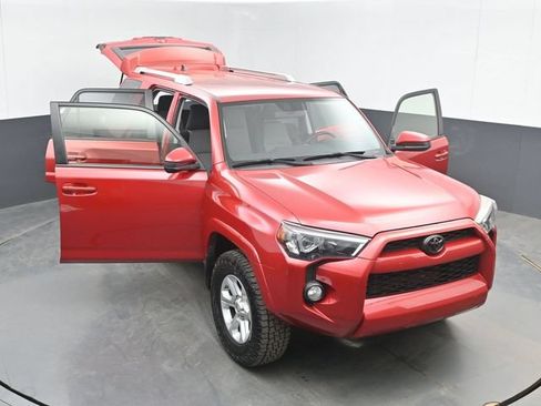 Used 2018 Toyota 4Runner SR5 AWD/4WD image 49