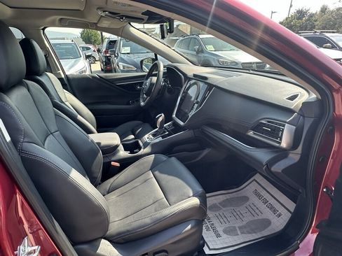 Used 2025 Subaru Outback Limited AWD/4WD image 29