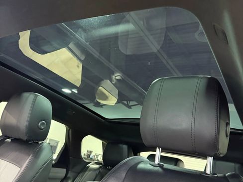 Used 2020 Land Rover Range Rover Evoque R-Dynamic S image 22