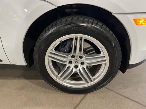 Used 2021 Porsche Macan image 40