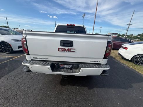 Used 2016 GMC Sierra 1500 Denali w/ Enhanced Driver Alert Package AWD/4WD image 4