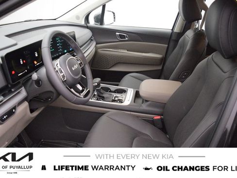 New 2026 Kia Carnival EX image 10