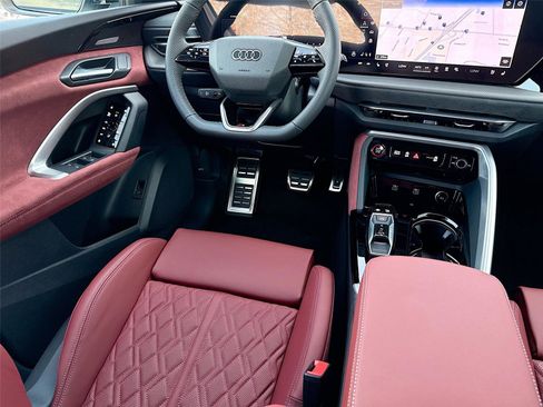 New 2025 Audi SQ5 Premium Plus image 23