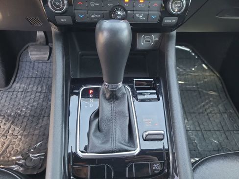 Used 2023 Jeep Compass Latitude w/ Sun and Sound Group AWD/4WD image 25