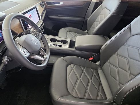 New 2026 Volkswagen Atlas SE image 9