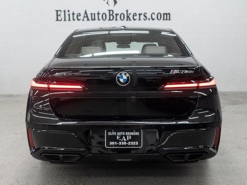 Used 2023 BMW 760i xDrive w/ Executive Package AWD/4WD image 4