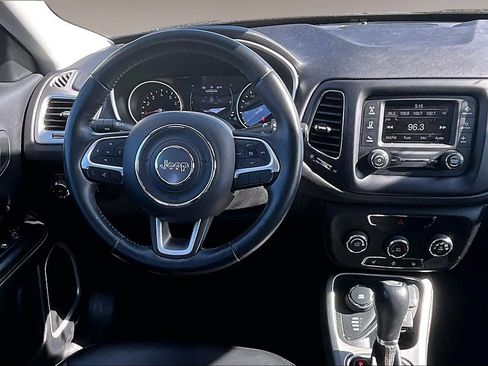 Used 2018 Jeep Compass Latitude w/ Cold Weather Group AWD/4WD image 8