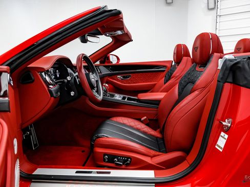 Used 2022 Bentley Continental GT image 42