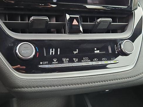 Used 2023 Toyota Corolla SE w/ Carpet Mat Package (TMS) image 19