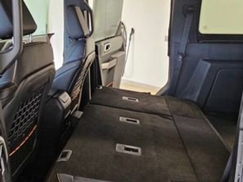 Used 2023 Ford Bronco Badlands image 17