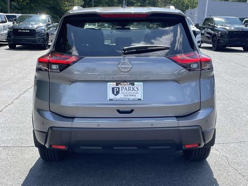 Used 2025 Nissan Rogue SV w/ SV Premium Package FWD image 7