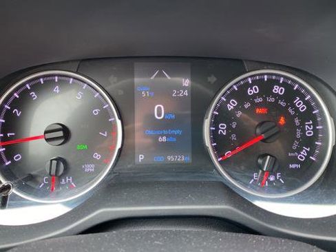 Used 2021 Toyota RAV4 XLE w/ Convenience Package AWD/4WD image 16
