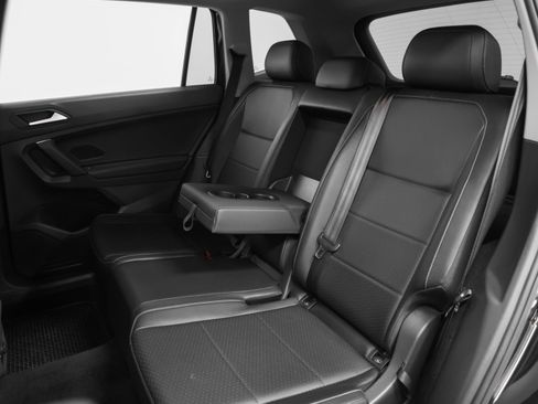 Used 2019 Volkswagen Tiguan SE AWD/4WD image 35