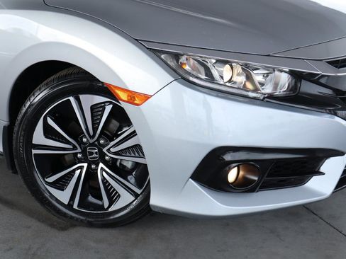 Used 2018 Honda Civic EX-T image 4