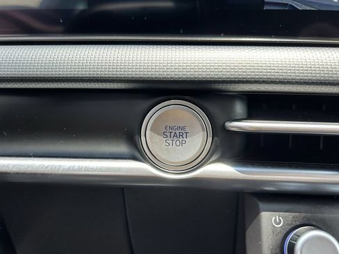 Certified 2025 Hyundai Tucson SE AWD/4WD image 31