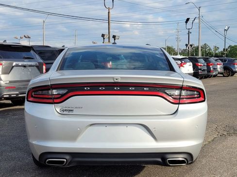 Used 2022 Dodge Charger SXT RWD image 5