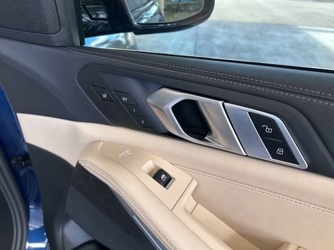 Used 2022 BMW X5 xDrive40i w/ M Sport Package AWD/4WD image 27