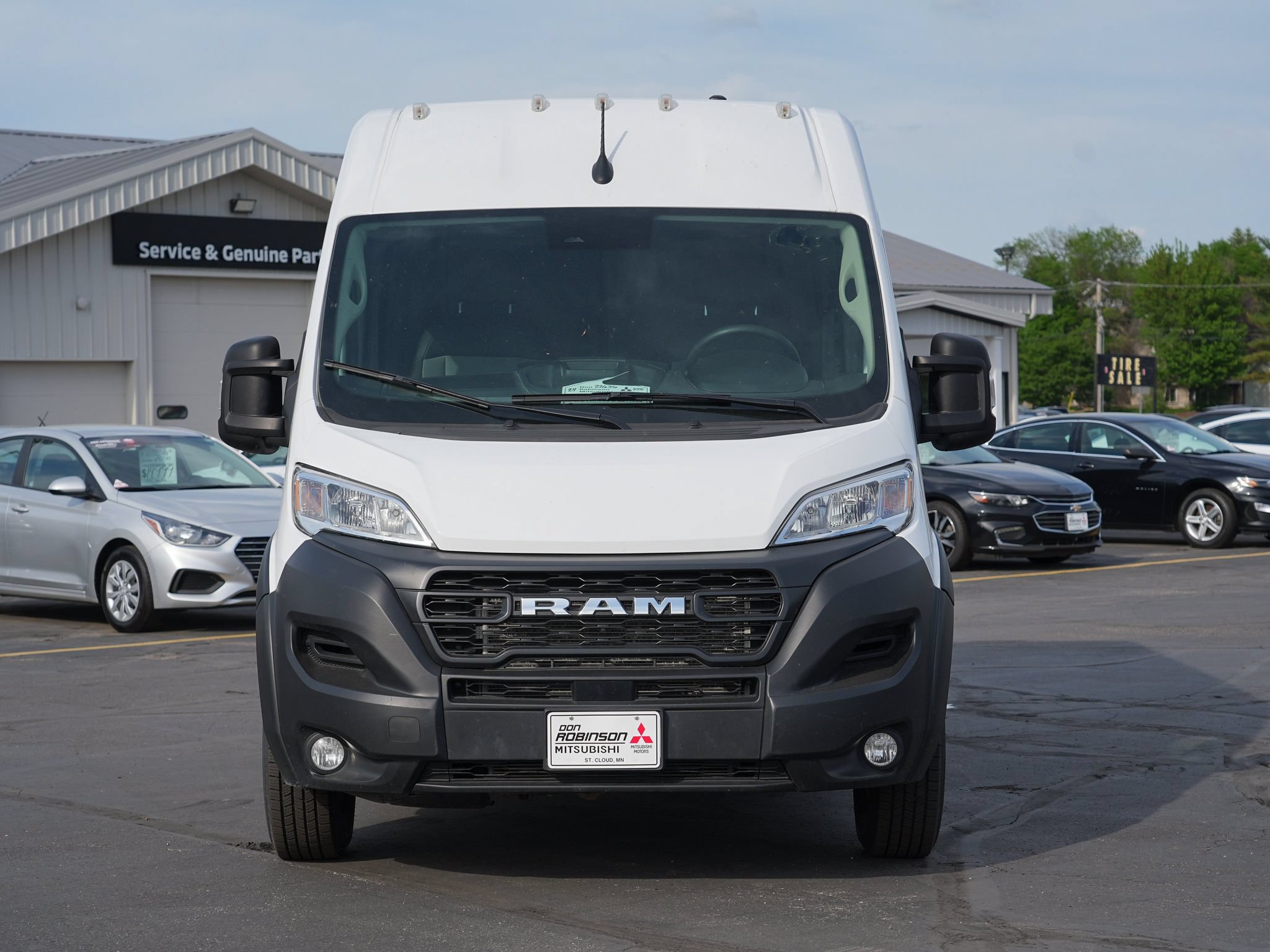 Used 2024 RAM ProMaster 2500 w/ Convenience Group FWD image 9