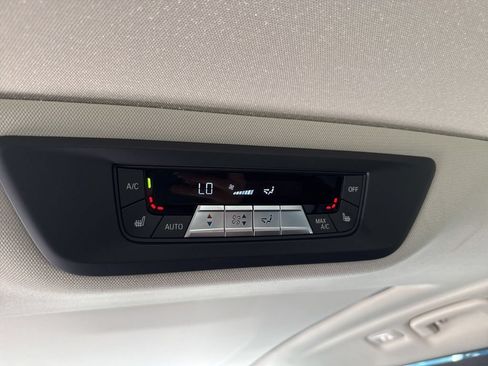 Used 2025 BMW X7 xDrive40i AWD/4WD image 50