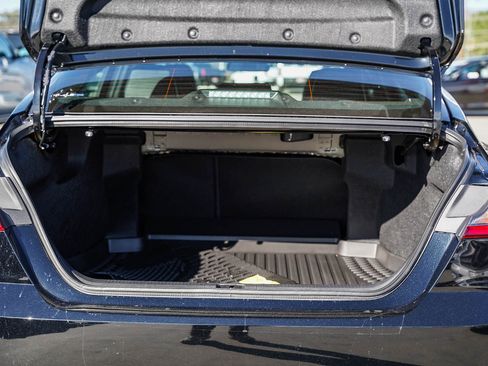 New 2026 Toyota Camry Hybrid FWD image 12