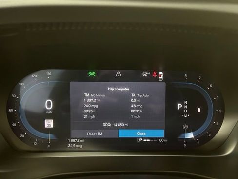 Used 2025 Volvo XC40 B5 Plus AWD/4WD image 14