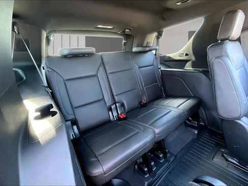 Used 2021 Chevrolet Tahoe Z71 w/ Luxury Package AWD/4WD image 30