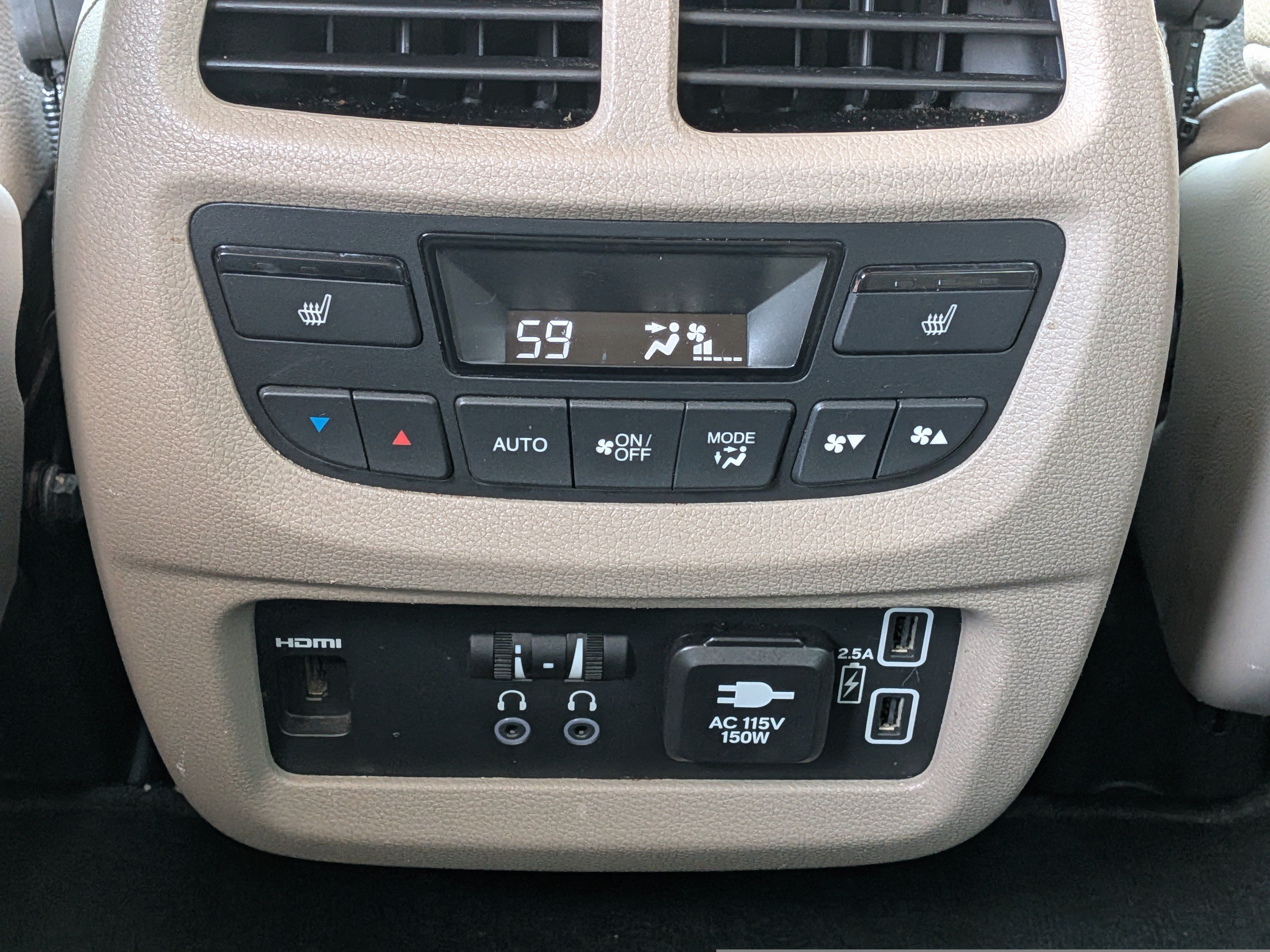 Used 2022 Honda Pilot Touring image 16