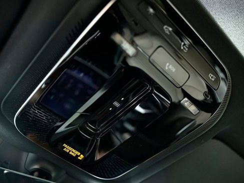 Used 2024 Mercedes-Benz GLC 300 4MATIC image 40