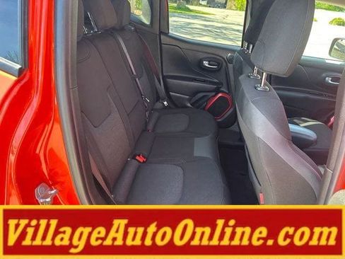 Used 2015 Jeep Renegade Trailhawk w/ Popular Equipment Group AWD/4WD image 38