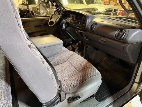 Used 1998 Dodge Ram 3500 Truck SLT LARAMIE 4X4 5spd MANUAL 5. image 10