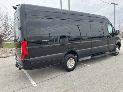 Used 2023 Mercedes-Benz Sprinter 3500 image 25