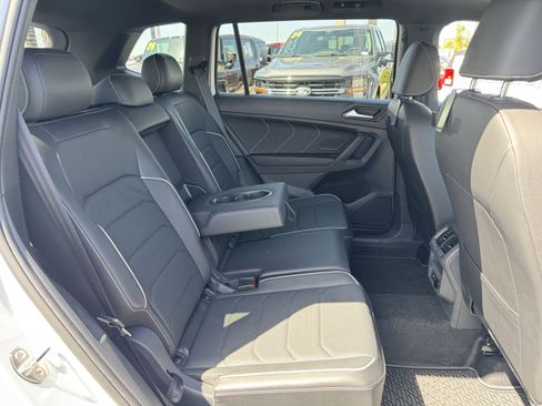Used 2024 Volkswagen Tiguan SEL R-Line image 6