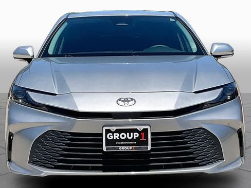 Used 2025 Toyota Camry LE w/ Convenience Package FWD image 4
