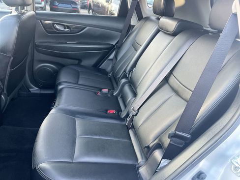 Used 2018 Nissan Rogue SL w/ Premium Package image 23