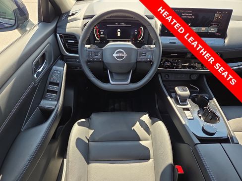 Used 2025 Nissan Rogue SL AWD/4WD image 11