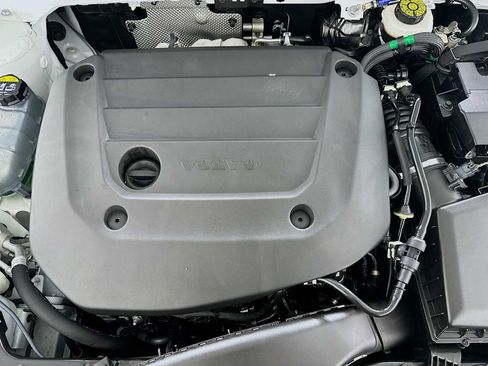 Used 2023 Volvo XC40 B4 Core w/ Convenience Package image 28